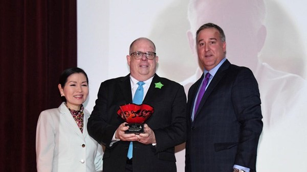 (L-R) First Lady Yumi Hogan and Governor Larry Hogan with Narric Rome, Americans for the Arts VP of Government Affairs and Arts Education.